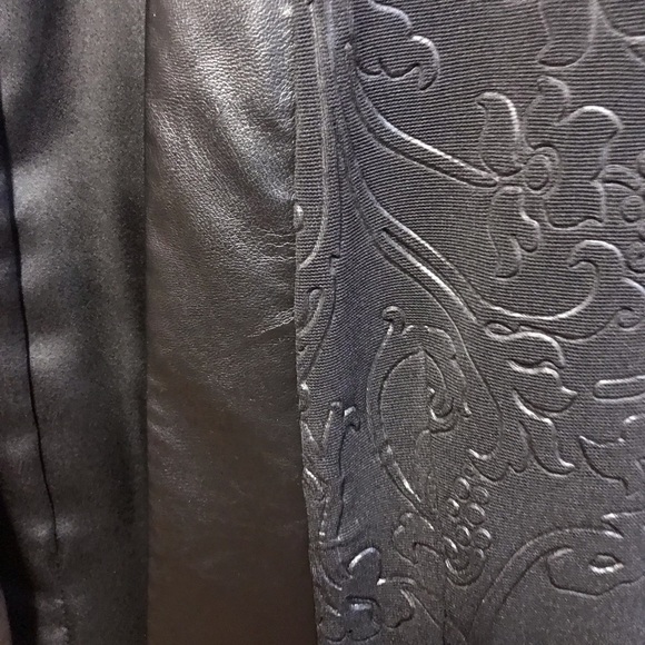 Stretchy suiting decorative fabric gives sartorial polish to this blazer - Picture 2 of 3